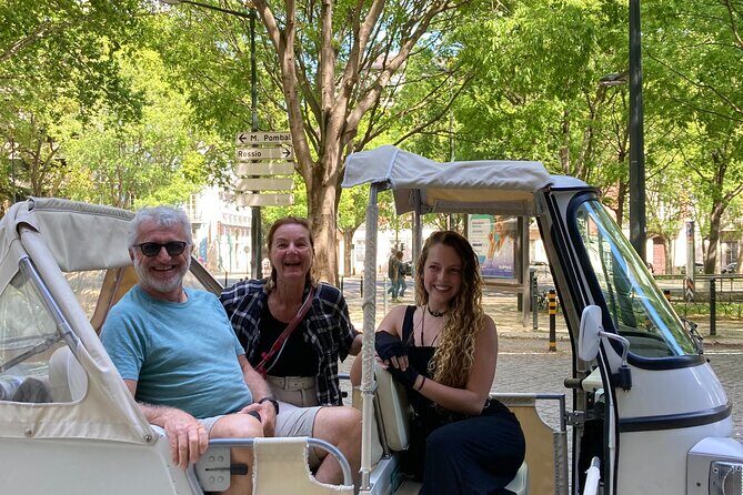 Tuktuk adventure through Lisbon - Praça do Comércio, Arco do Triunfo, and the castle-hill feeling