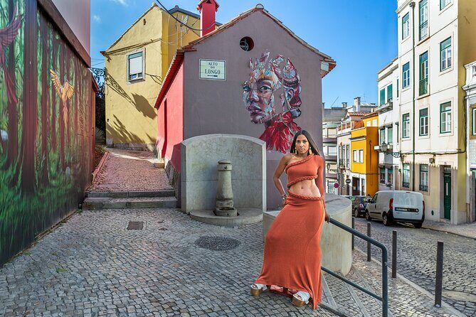 Vacation Photographer in Lisbon – Private, Professional and Fun! - Starting at Miradouro de Santa Luzia: Why the Meeting Point Matters
