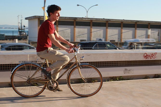 Vintage Bikes Tour - Stop One: The River Path Segment (40 Minutes)