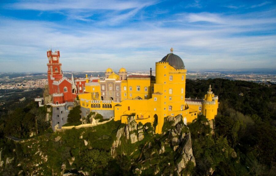 Wonders of Sintra & Coast - Group size, language, and how the guide experience works